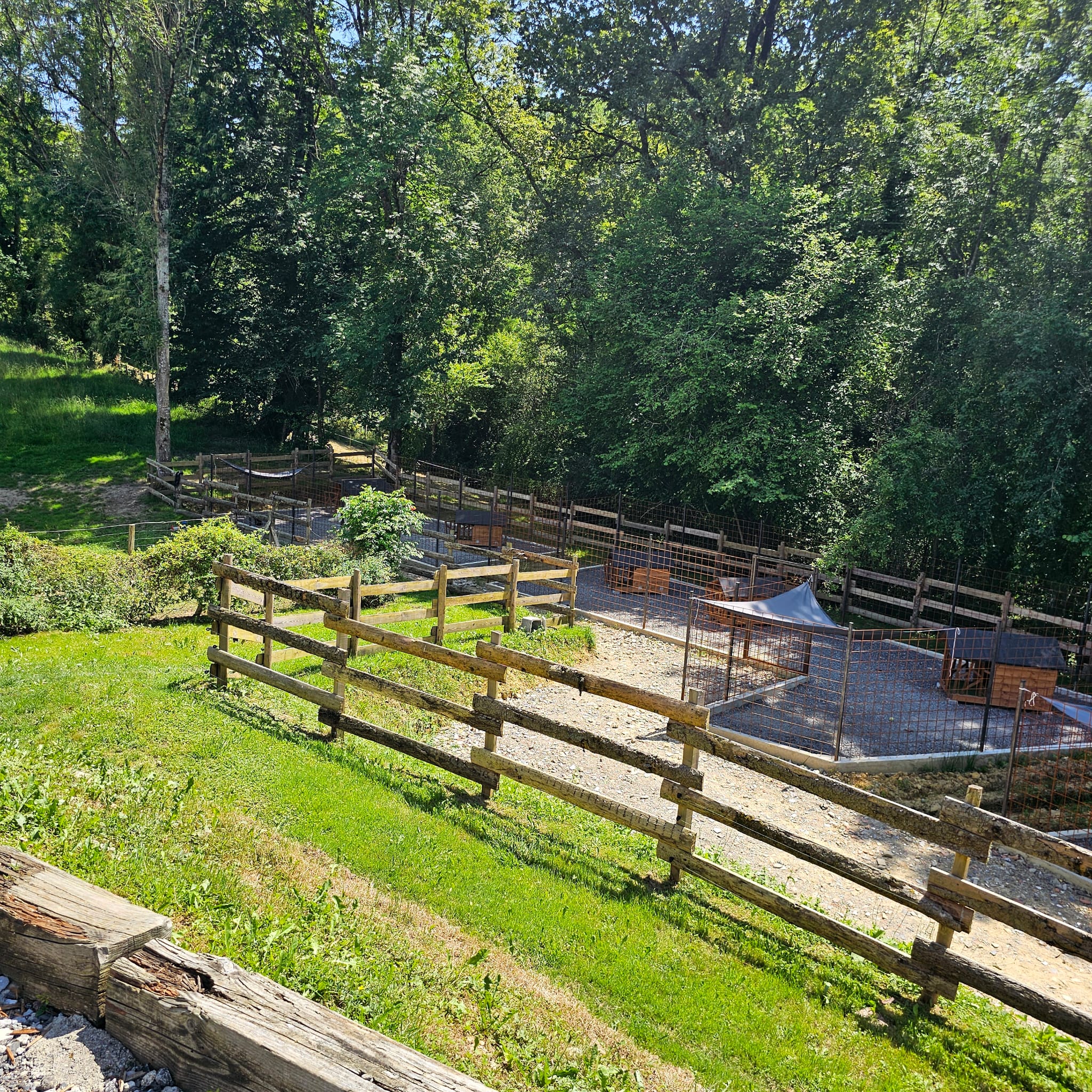 Les parcs spacieux de La colo des labassères
